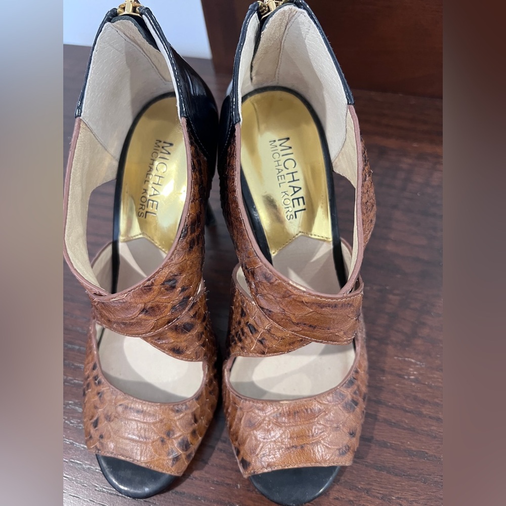 Michael Kors Textured Brown Heels